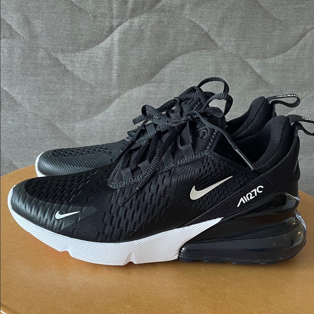 Brand new! Nike Air Max 270 Youth Big Kids Black/White Sneakers Shoes (GS)